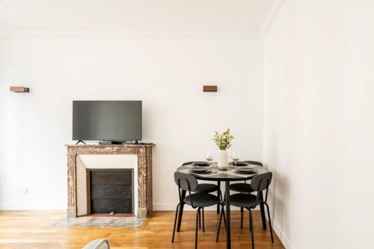The Square, Paris-Asnieres, Private Apartment With Bedroom And Living Room Buitenkant foto