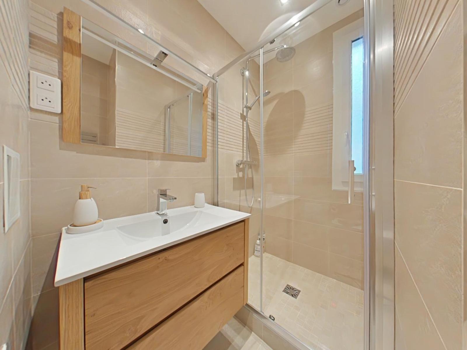 The Square, Paris-Asnieres, Private Apartment With Bedroom And Living Room Buitenkant foto